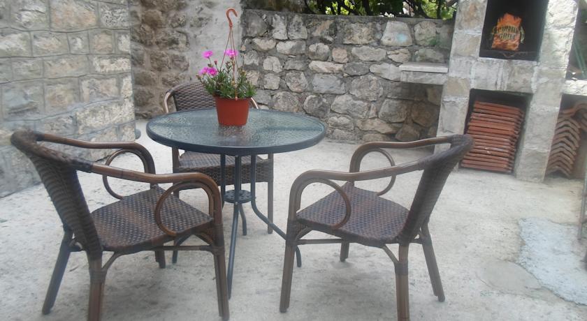 Apartment Savic Kotor